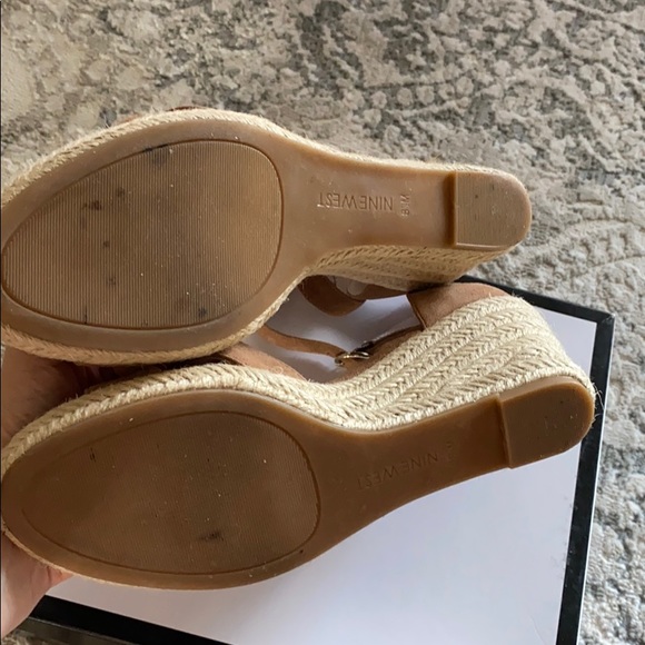 Nine West wedges 8.5 - Picture 3 of 4